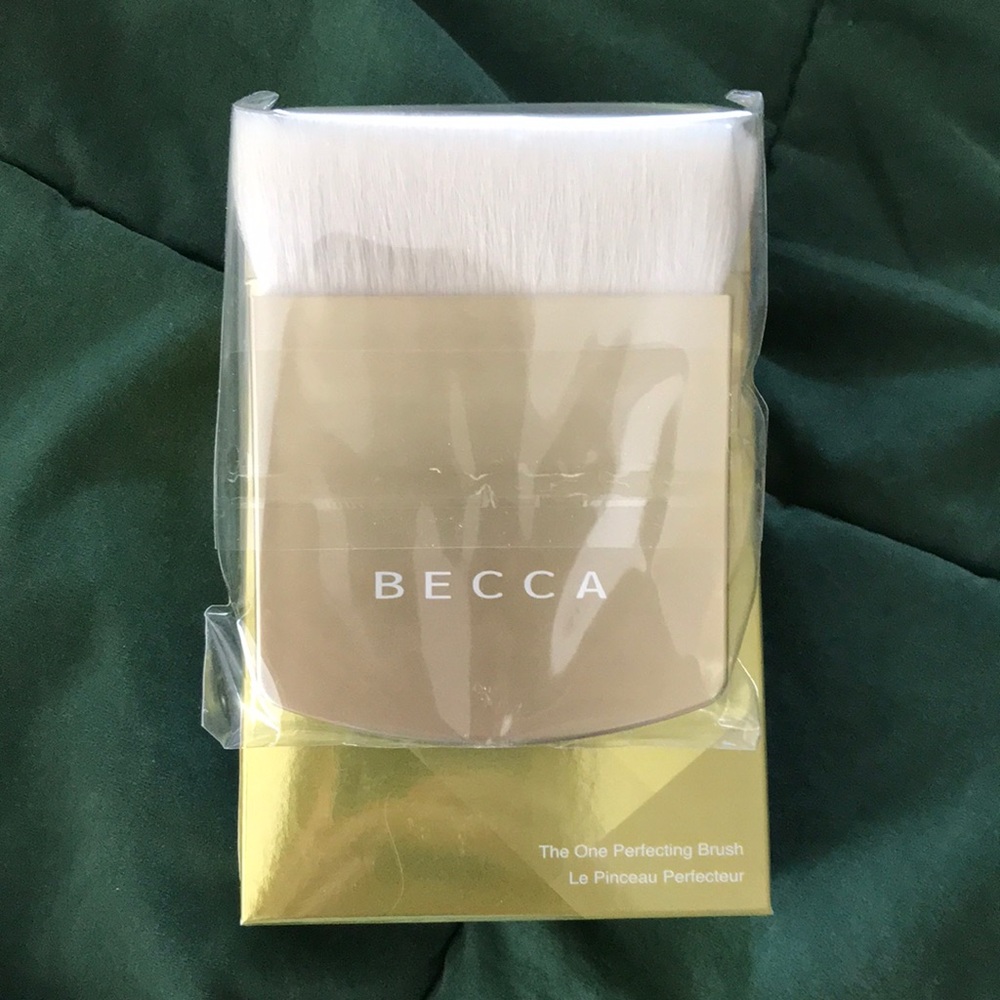 Becca makeup brush